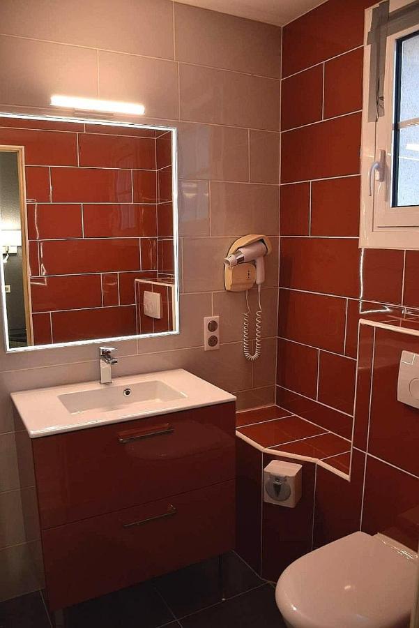 Logis Hotel Restaurant Spa Les Balcons De L'Esperance Limeuil Exterior foto